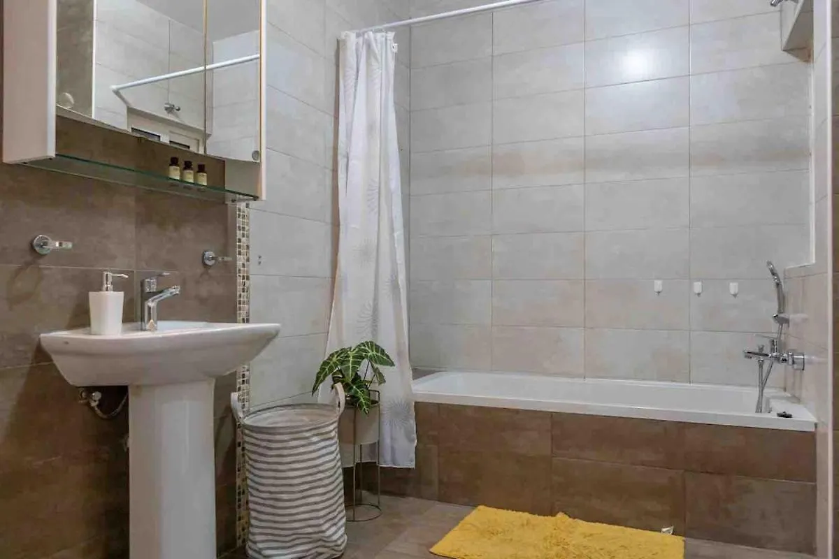 Modern 2 Double Bedroom Apartment Yard & Fully Ac Marsaskala Malta