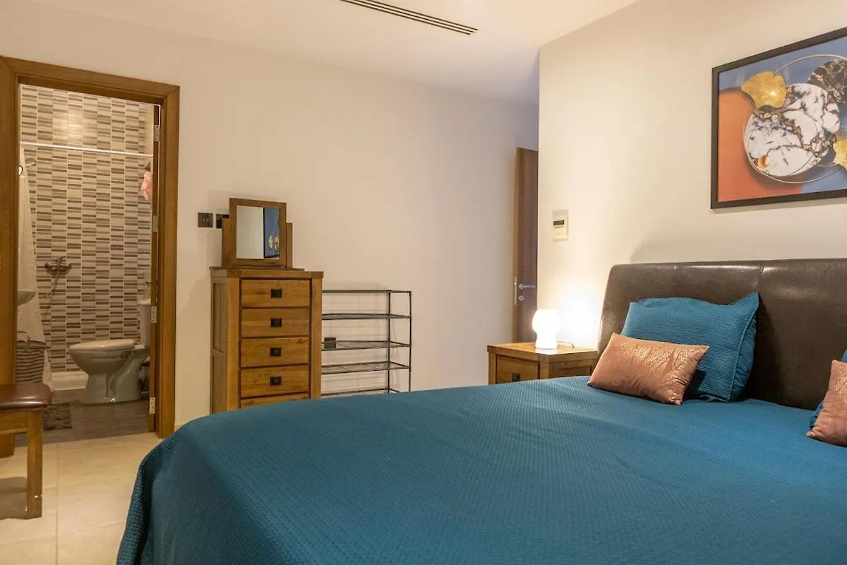 Modern 2 Double Bedroom Apartment Yard & Fully Ac Marsaskala 0*,